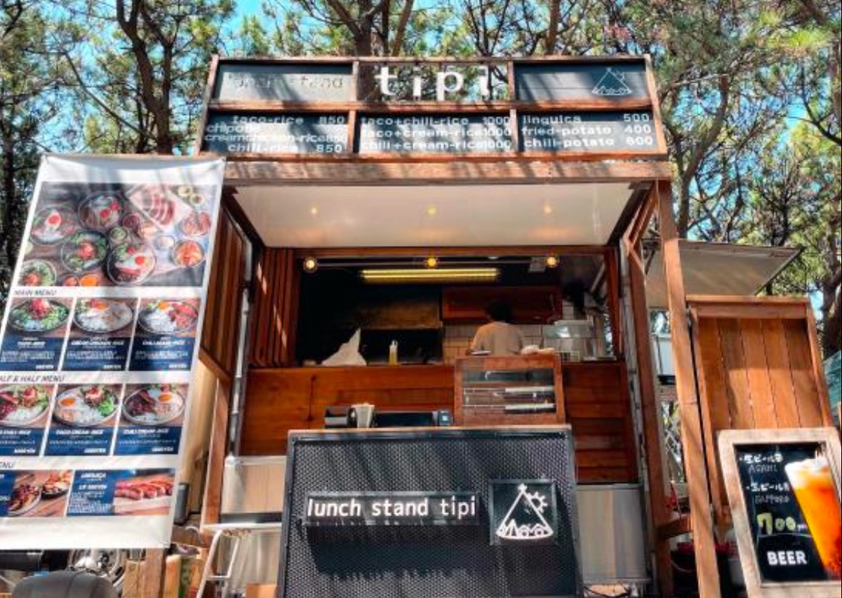Lunch stand tipi
